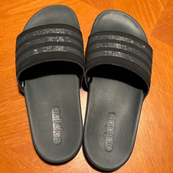 Adidas Adilette Comfort Slides - Picture 4 of 16